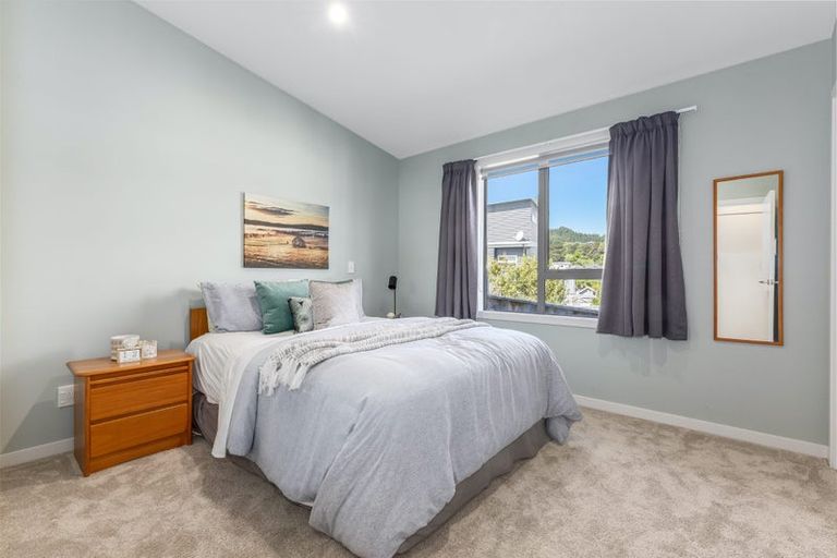 Photo of property in 27 Flotilla Place, Whitby, Porirua, 5024