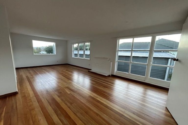 Photo of property in 58 Fraser Crescent, Elderslea, Upper Hutt, 5018