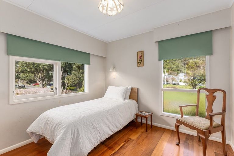 Photo of property in 20 Puriri Street, Eastbourne, Lower Hutt, 5013