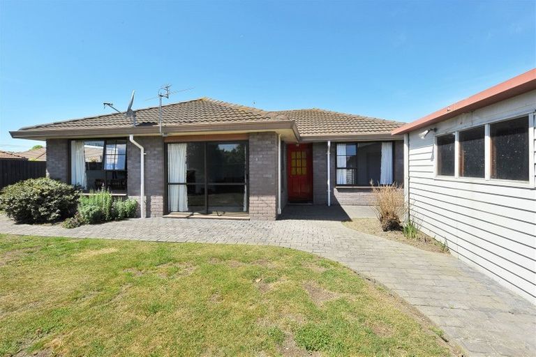 Photo of property in 2/5 Peebles Drive, Hei Hei, Christchurch, 8042