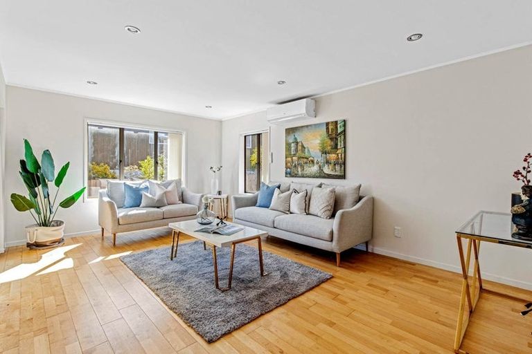 Photo of property in 23 Manutara Avenue, Forrest Hill, Auckland, 0620