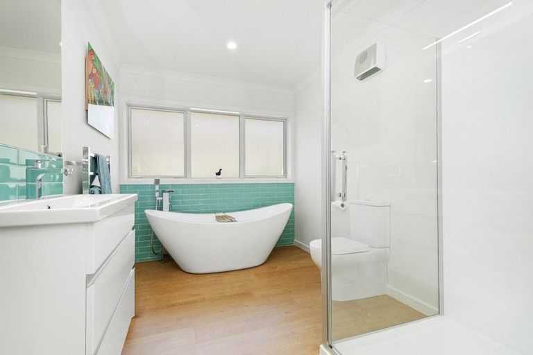 Photo of property in 206 Navigation Drive, Whitby, Porirua, 5024