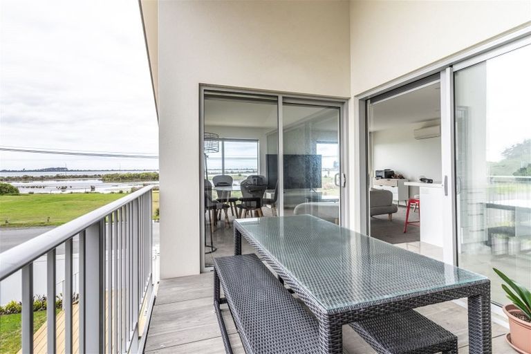 Photo of property in 52 Mccormacks Bay Road, Mount Pleasant, Christchurch, 8081