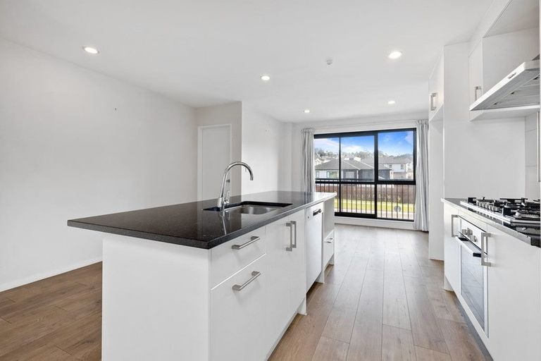 Photo of property in 9/5 Perekia Street, Albany, Auckland, 0632