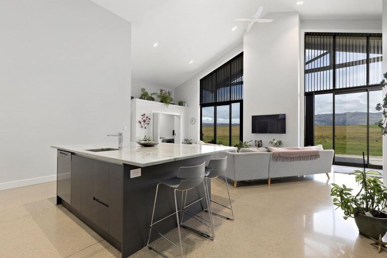 Photo of property in 211 Mcarthur Road, Springvale, Alexandra, 9391