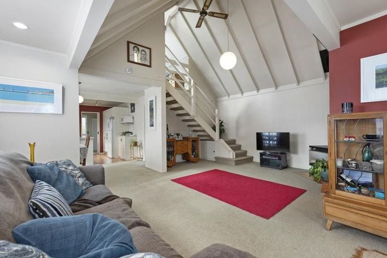 Photo of property in 7a Clinker Grove, Silverstream, Upper Hutt, 5019