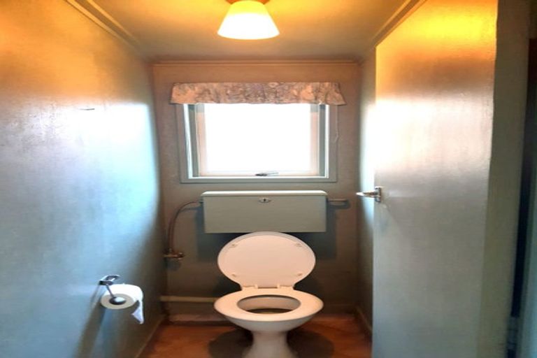 Photo of property in 6 Tirita Street, Kawaha Point, Rotorua, 3010