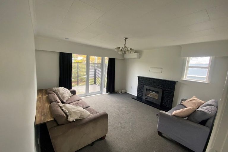 Photo of property in 35 Bledisloe Crescent, Wainuiomata, Lower Hutt, 5014