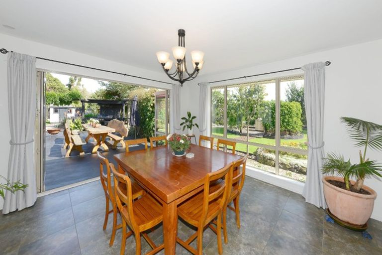 Photo of property in 6 Deavoll Place, Heathcote Valley, Christchurch, 8022