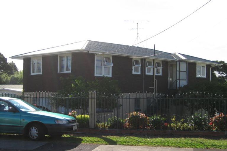 Photo of property in 56 Glen Marine Parade, Glendene, Auckland, 0602