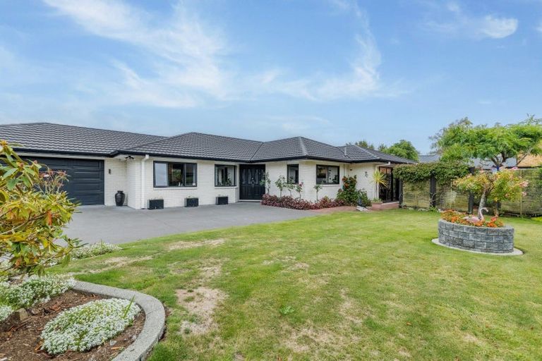Photo of property in 6 Anderson Way, Highlands Park, New Plymouth, 4312