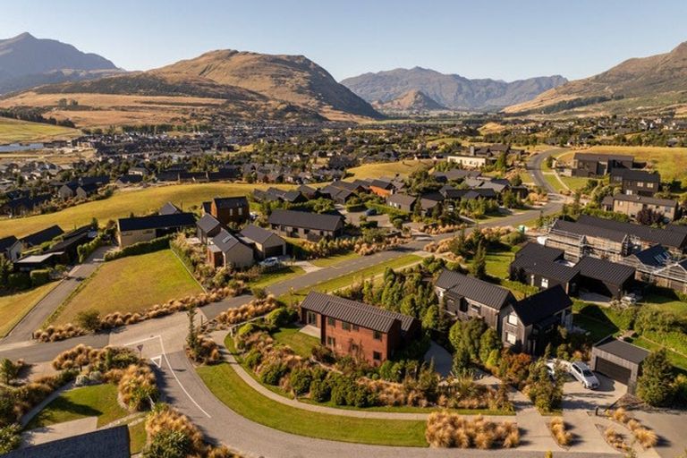 Photo of property in 47 Jacks Point Rise, Jacks Point, Queenstown, 9371