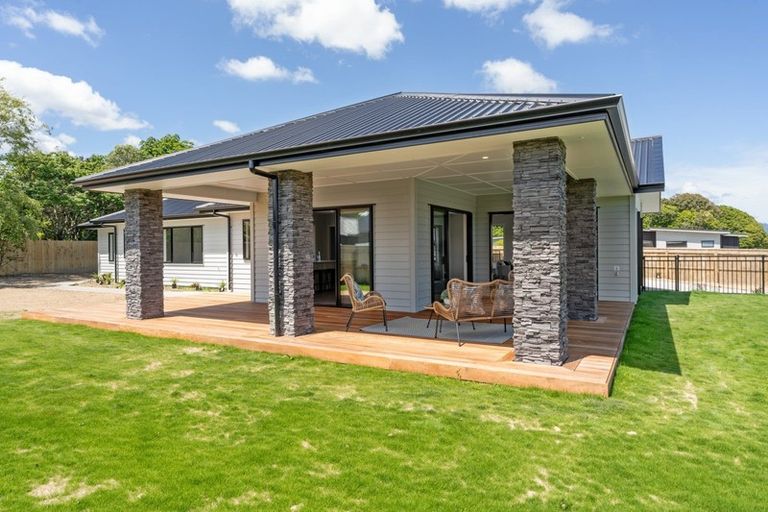 Photo of property in 21 Tararua Crescent, Otaki, 5512