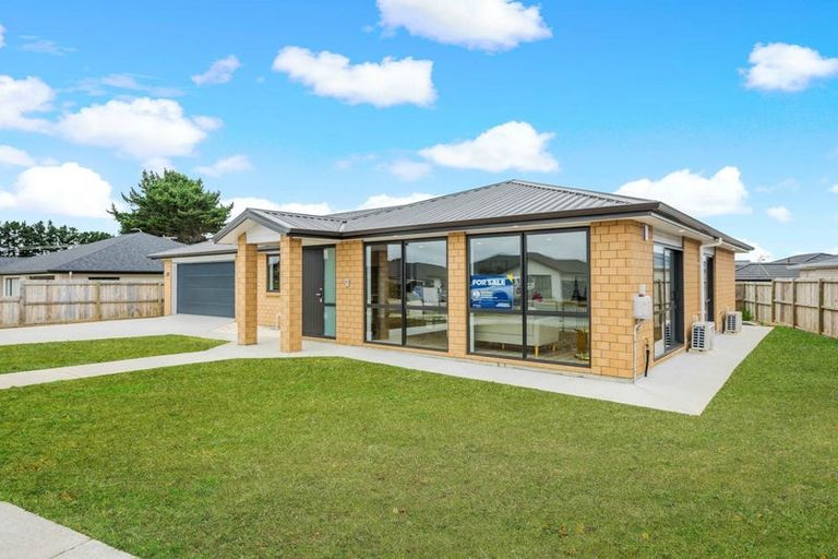 Photo of property in 4 Rere Awa Road, Glenbrook, 2681