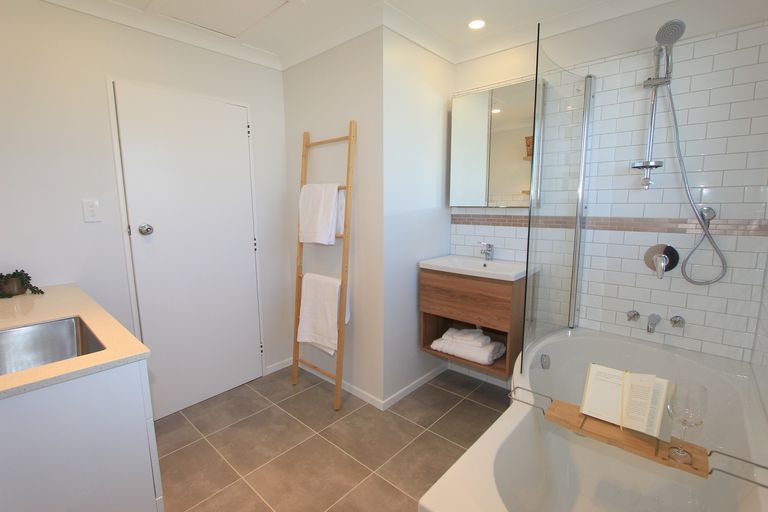 Photo of property in 147 Weld Street, Redwoodtown, Blenheim, 7201