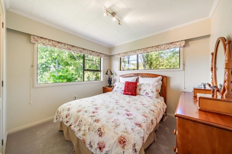 Photo of property in 43c Dowling Grove, Silverstream, Upper Hutt, 5019