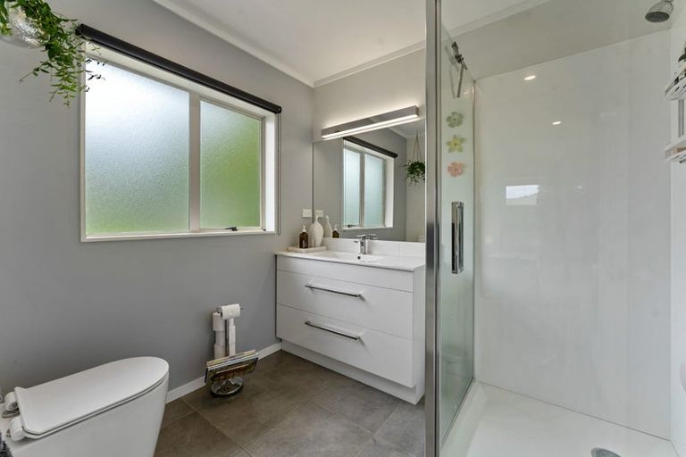 Photo of property in 19 Rosella Grove, Waimauku, 0812