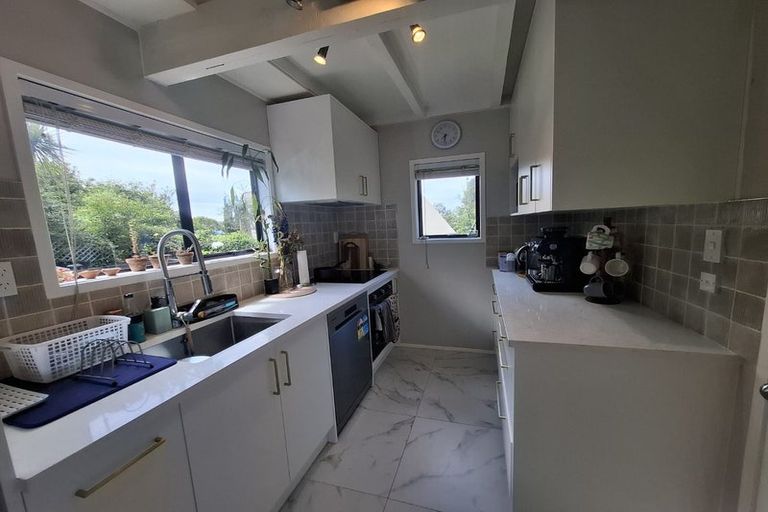 Photo of property in 3/44 Roberts Road, Glenfield, Auckland, 0629