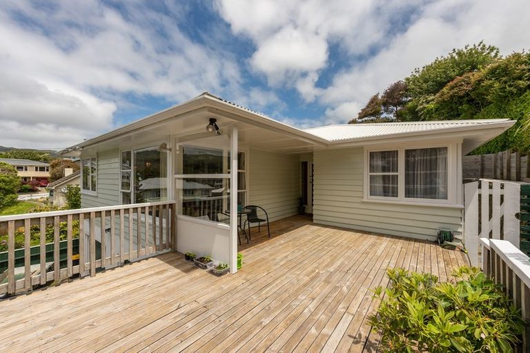 Photo of property in 12 Pembroke Street, Tawa, Wellington, 5028