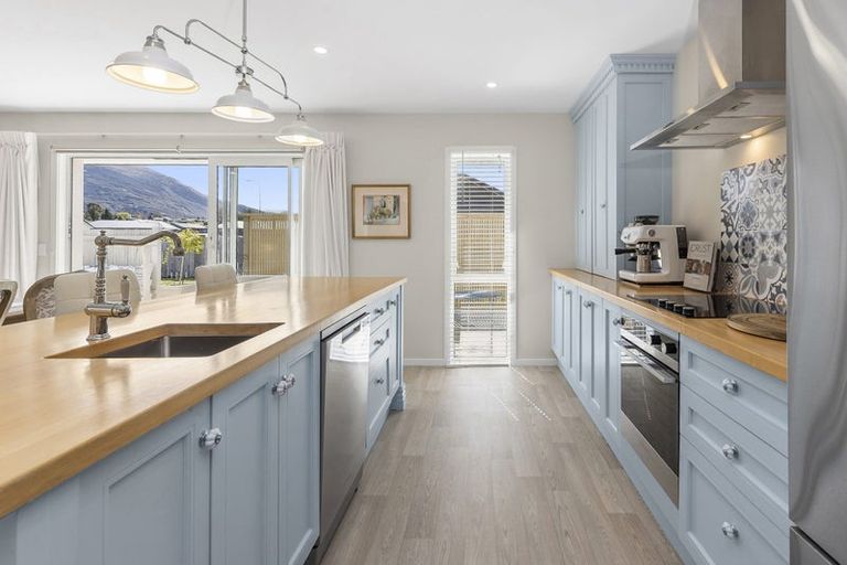Photo of property in 12 Sentinel Drive, Lake Hawea, 9382