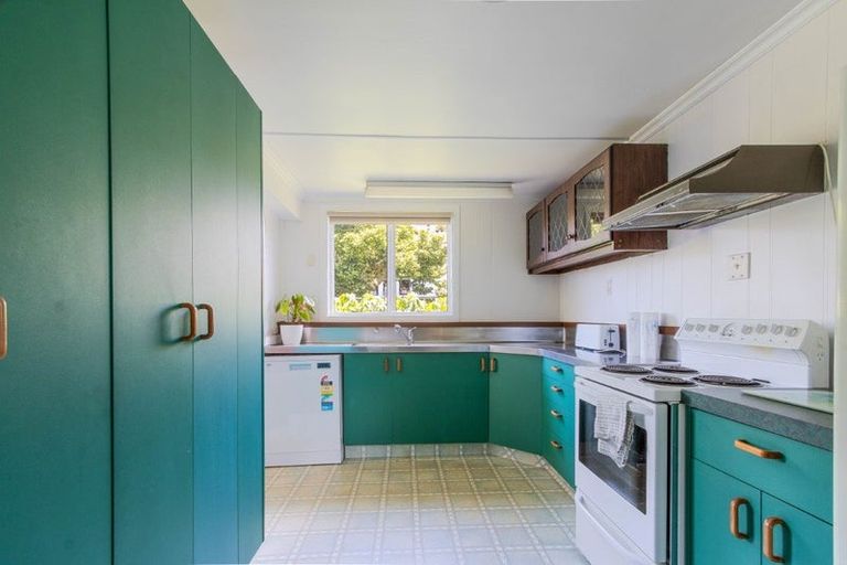 Photo of property in 18 Hunia Street, Marton, 4710