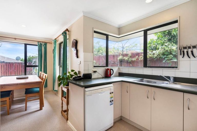 Photo of property in 3 Carling Avenue, Massey, Auckland, 0614