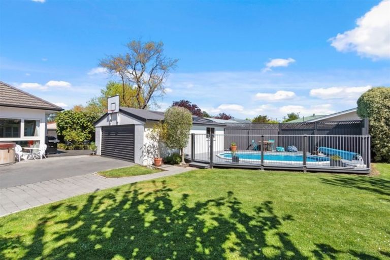 Photo of property in 31 Everest Street, Burnside, Christchurch, 8053