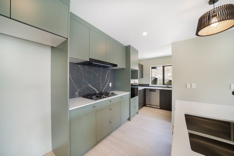 Photo of property in 5 Swinton Place, Churton Park, 6037