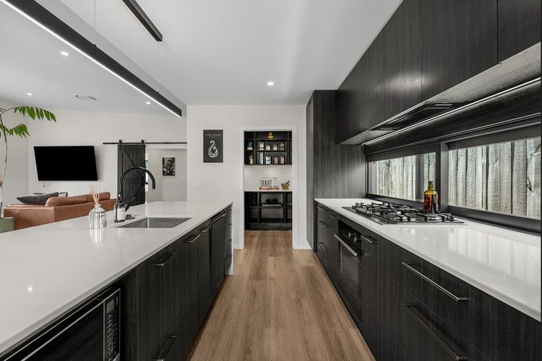 Photo of property in 33a Gillespies Road, Birchville, Upper Hutt, 5018