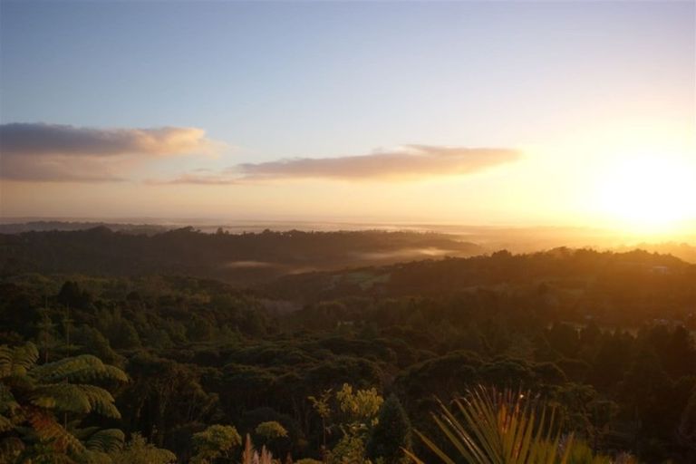 Photo of property in 850 West Coast Road, Waiatarua, Auckland, 0604