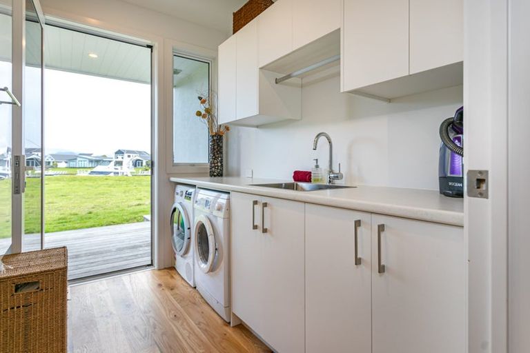 Photo of property in 7 Capstan Crescent, Whitianga, 3510