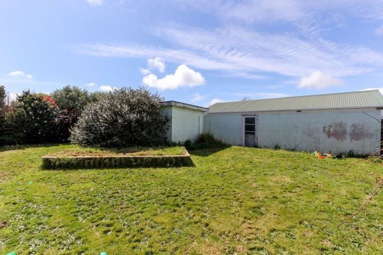 Photo of property in 21 Turakina Street, Merrilands, New Plymouth, 4312