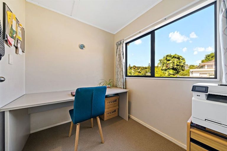 Photo of property in 2/11a Agincourt Street, Glenfield, Auckland, 0629