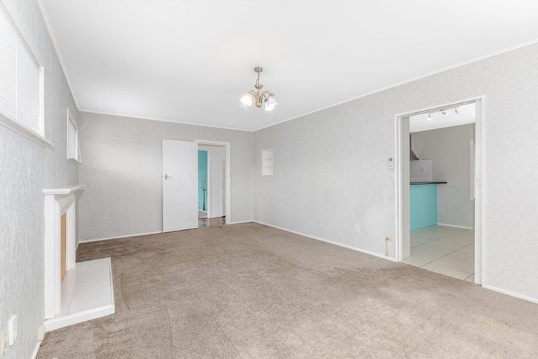 Photo of property in 10 Gardiner Grove, Wainuiomata, Lower Hutt, 5014