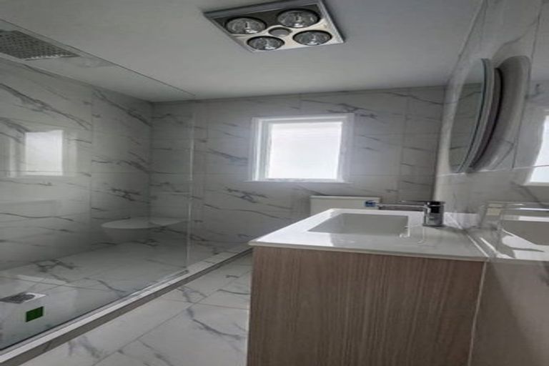 Photo of property in 5 Lane Road, Weymouth, Auckland, 2103