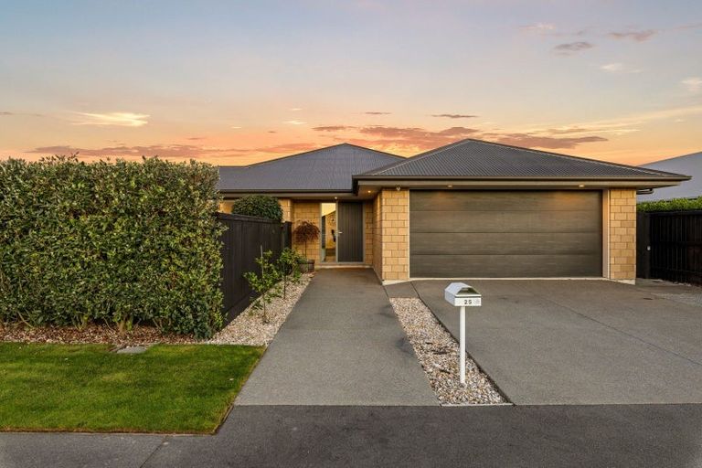 Photo of property in 25 Elba Crescent, Halswell, Christchurch, 8025
