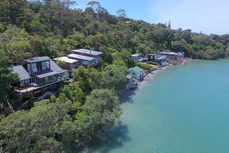 Photo of property in 254 Wade River Road, Wade Heads, Whangaparaoa, 0932
