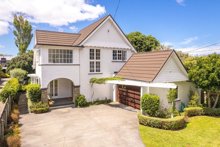 Photo of property in 9 Selwyn Crescent, College Estate, Whanganui, 4500