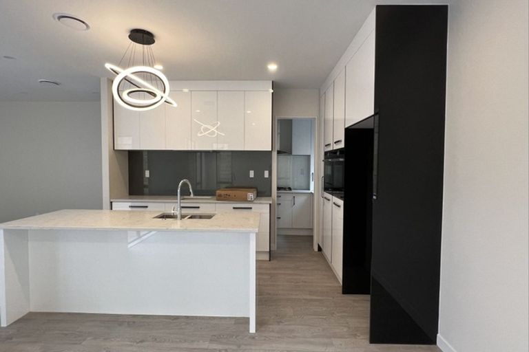 Photo of property in 11 Carberry Lane, Pinehill, Auckland, 0632