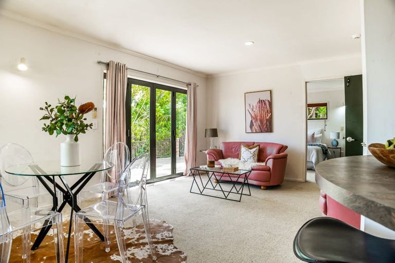 Photo of property in 65 Roberts Road, Matakatia, Whangaparaoa, 0930