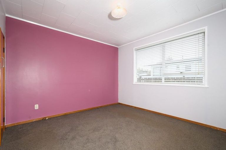 Photo of property in 26 Vina Place, Massey, Auckland, 0614