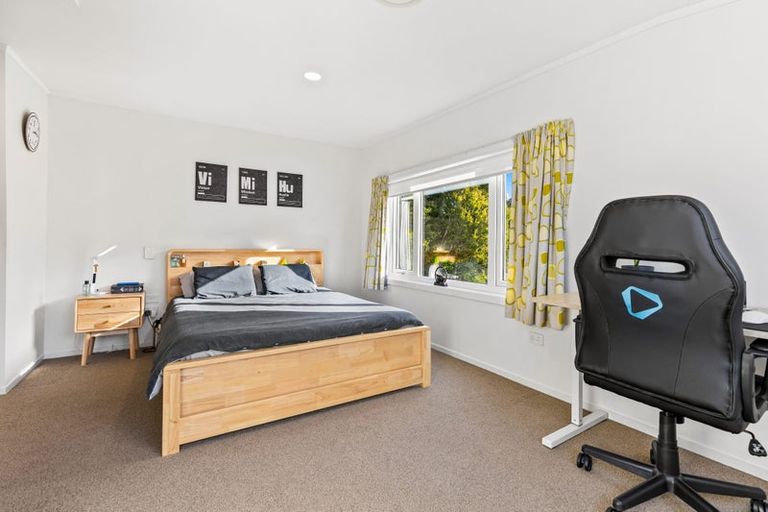 Photo of property in 15a Whangaparaoa Road, Red Beach, 0932