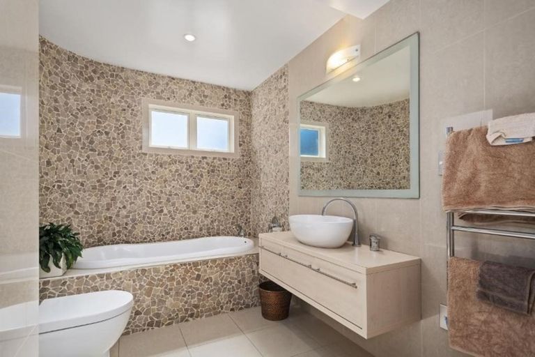 Photo of property in 189 Marine Parade, Mount Maunganui, 3116