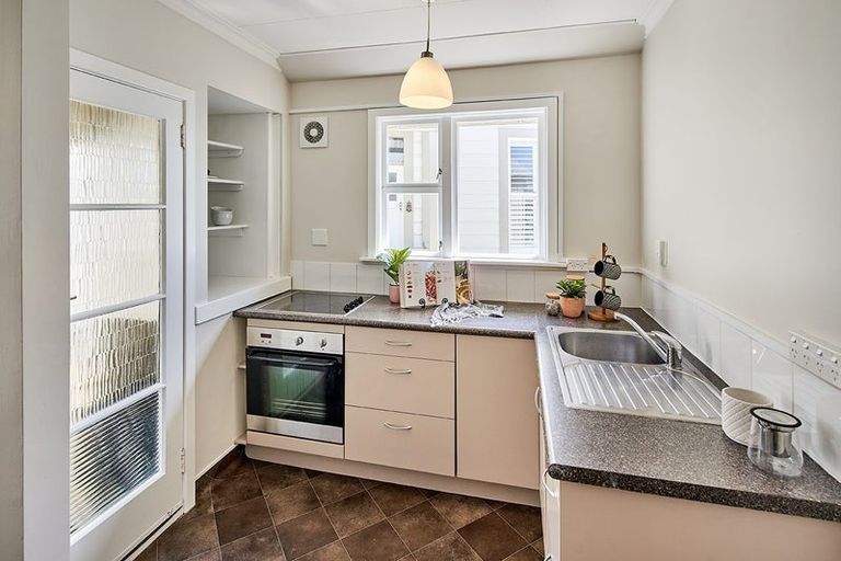 Photo of property in 20 Charlotte Avenue, Brooklyn, Wellington, 6021