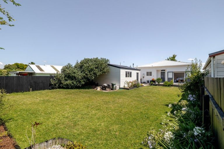 Photo of property in 43 Wood Street, Takaro, Palmerston North, 4410