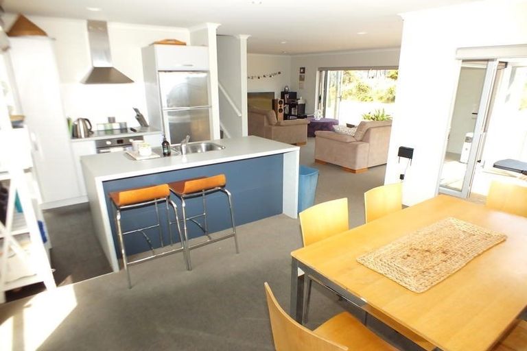 Photo of property in 124 Ti Kouka Crescent, Matarangi, Whitianga, 3592