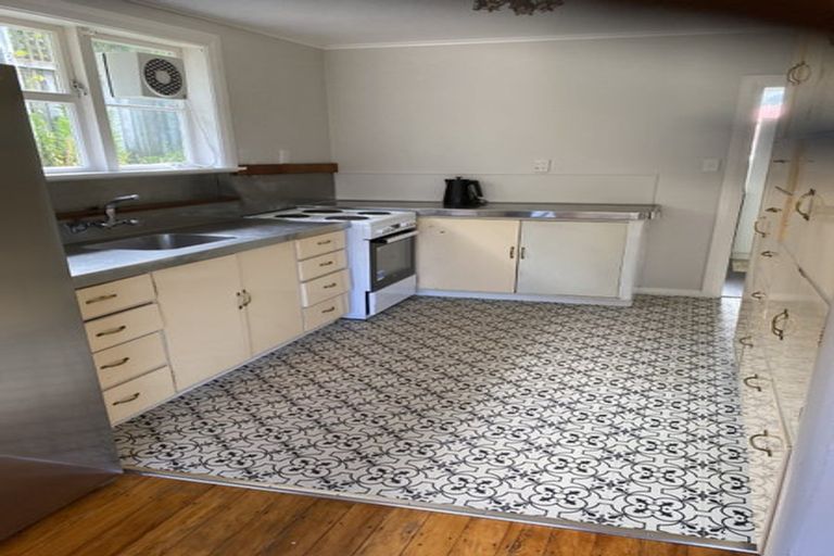 Photo of property in 4 Ngaio Gorge Road, Ngaio, Wellington, 6035