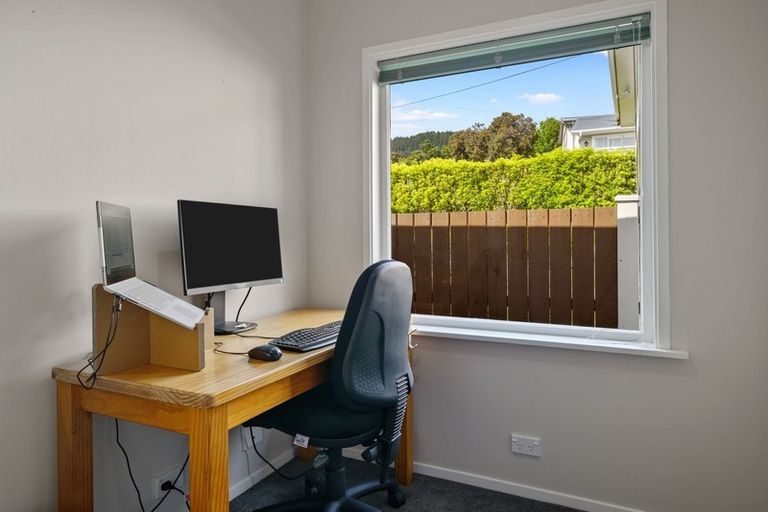 Photo of property in 18 Saint Edmund Crescent, Tawa, Wellington, 5028