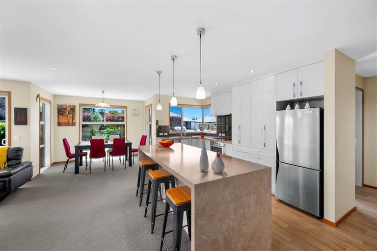 Photo of property in 12 Kitakita Grove, Motueka, 7120