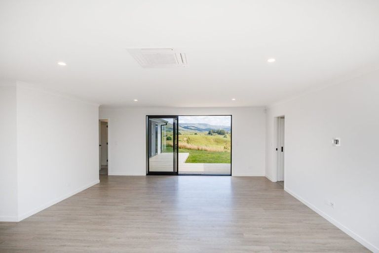 Photo of property in 132 Kingsdale Park Drive, Aokautere, Palmerston North, 4471
